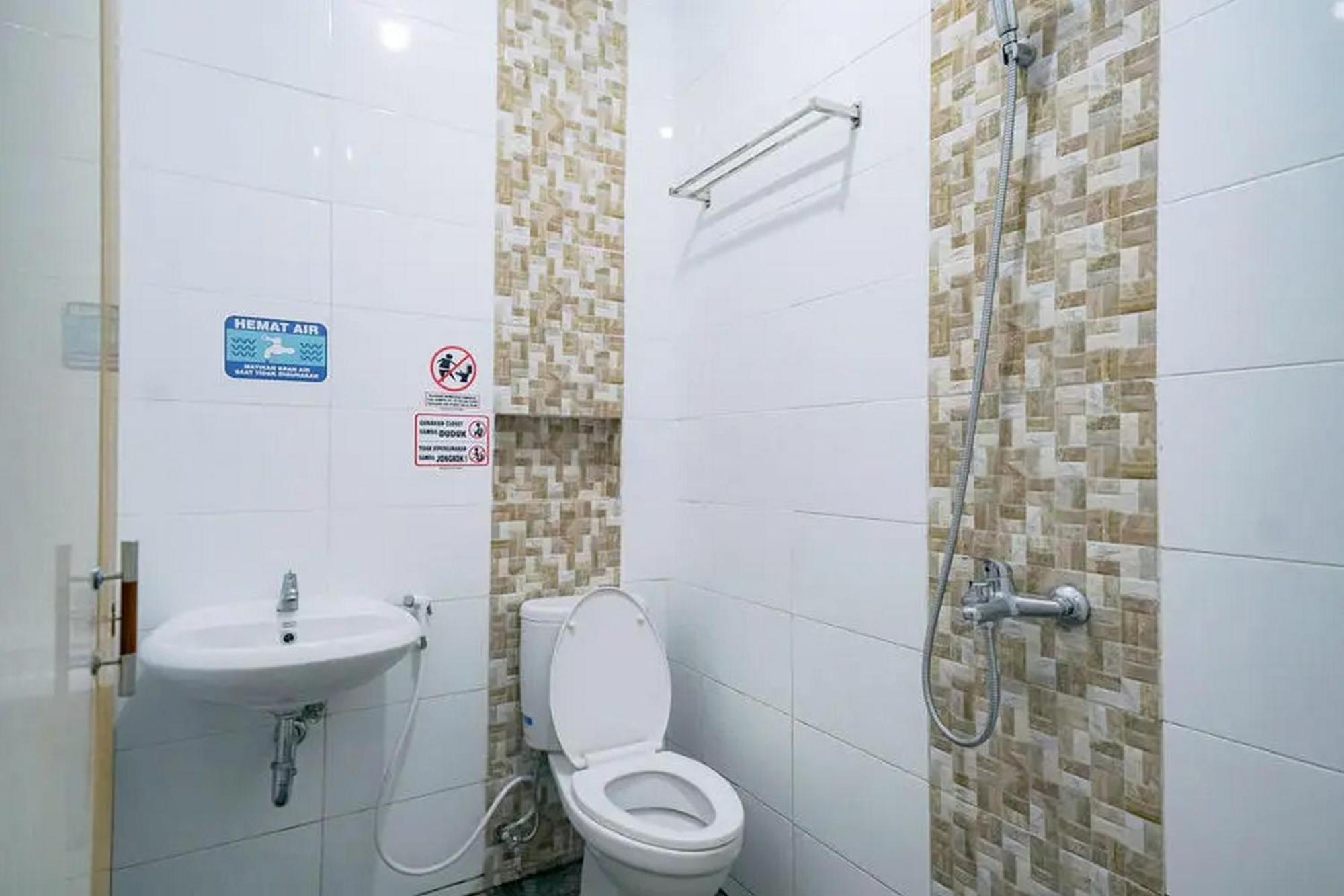 Reddoorz Near Ekowisata Mangrove Belawan Hotel Værelse billede